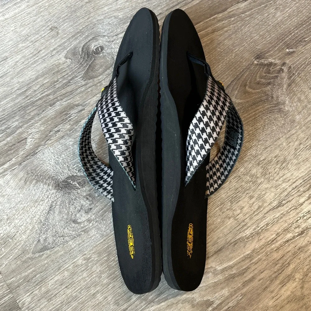 Keen Mens Flip Flops Black White Houndstooth Thong Sandals Size 12 1136BKHT